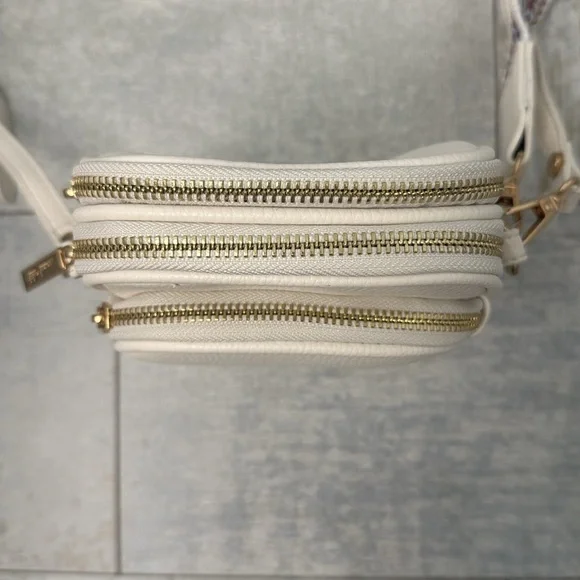 Crossbody Bag NWOT - Picture 9 of 10
